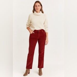Woolrich Red Corduroy Pants Women’s Size 8 Mid Rise Straight Leg Cotton Blend